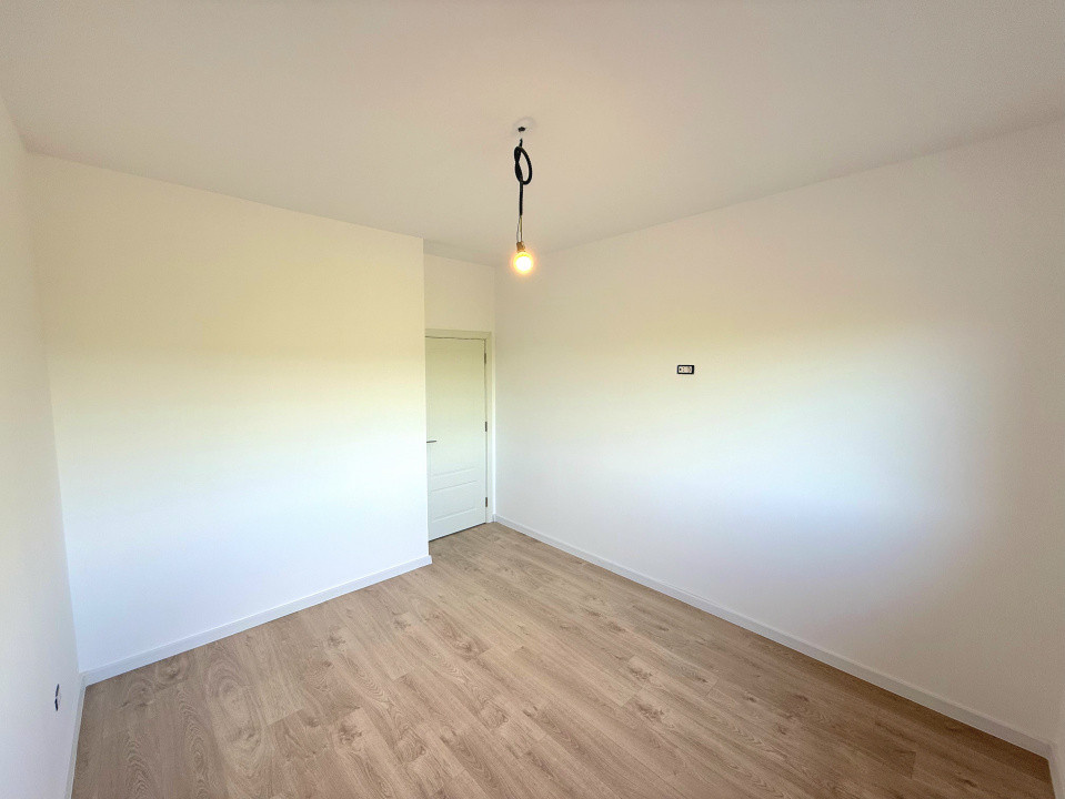 Casă Individuală 4 camere, 600 mp teren. Mutare imediată - Rediu.