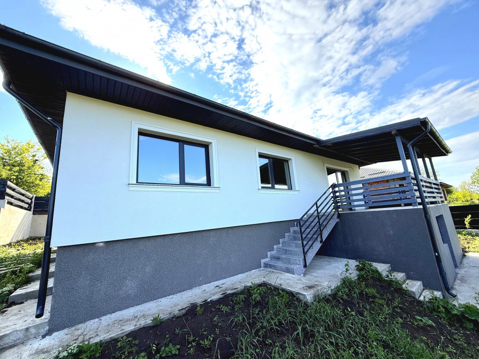 Casă Individuală 4 camere, 600 mp teren. Mutare imediată - Rediu.