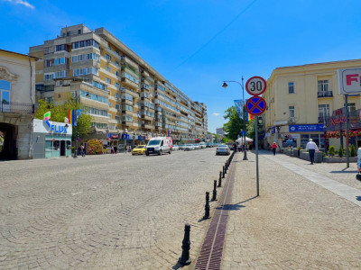 Spațiu Comercial de Închiriat, 70 mp - Bulevardul Ștefan cel Mare