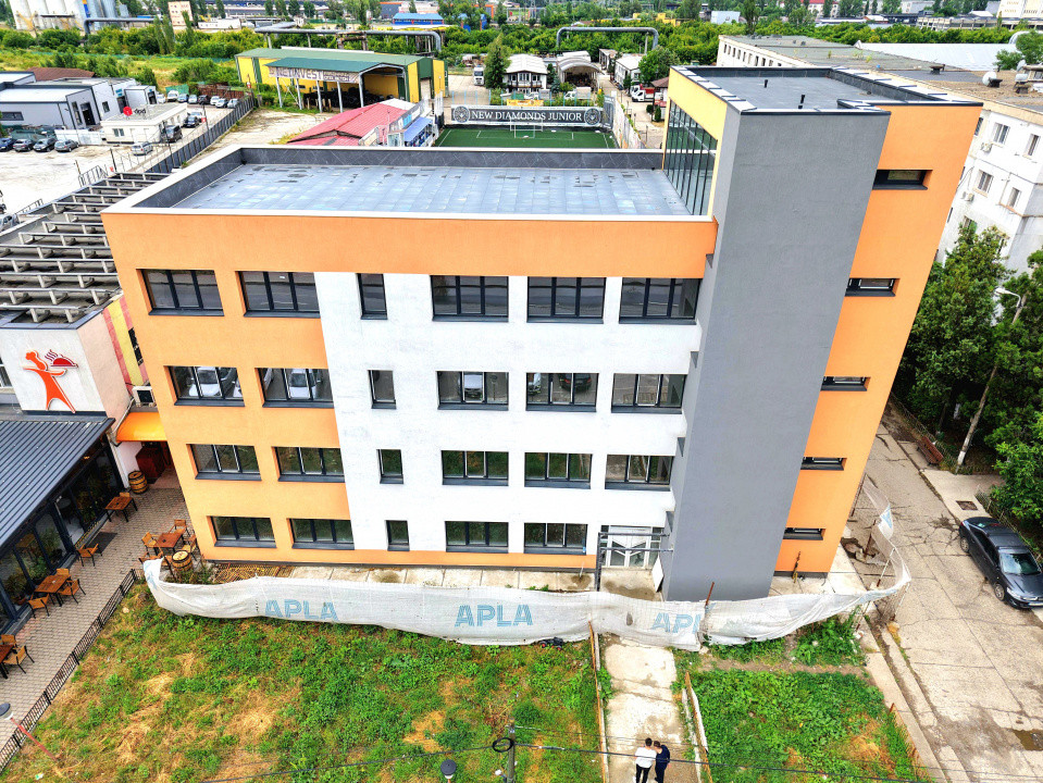 Inchiriere Cladire Medicala/Birouri/Spatii comerciale- 1000mp Tatarasi