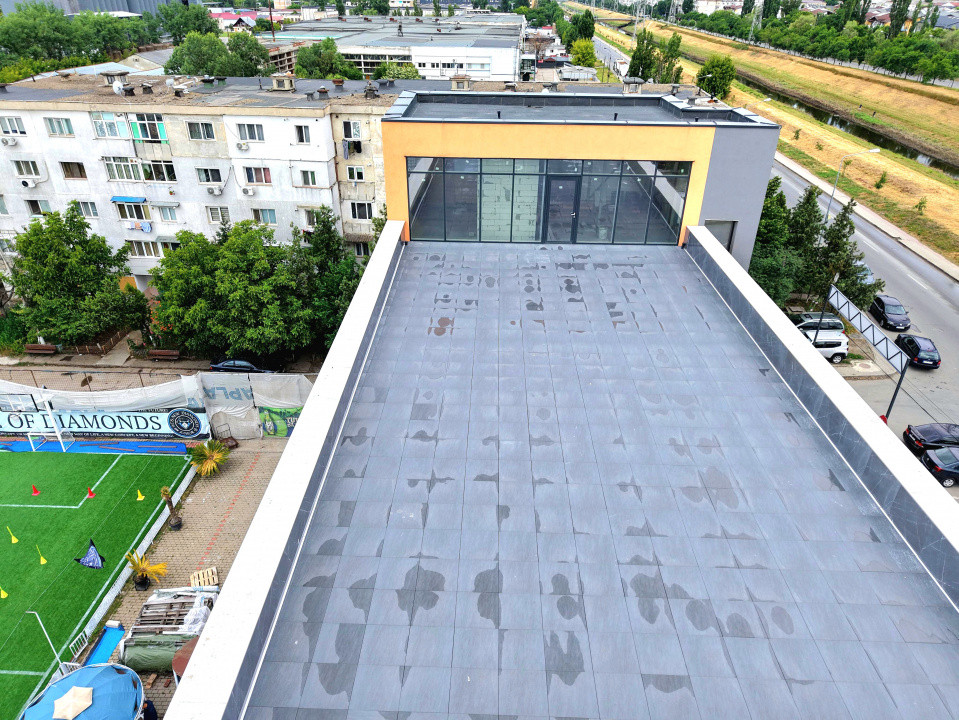 Inchiriere Cladire Medicala/Birouri/Spatii comerciale- 1000mp Tatarasi