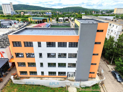 Inchiriere Cladire Medicala/Birouri/Spatii comerciale- 1000mp Tatarasi